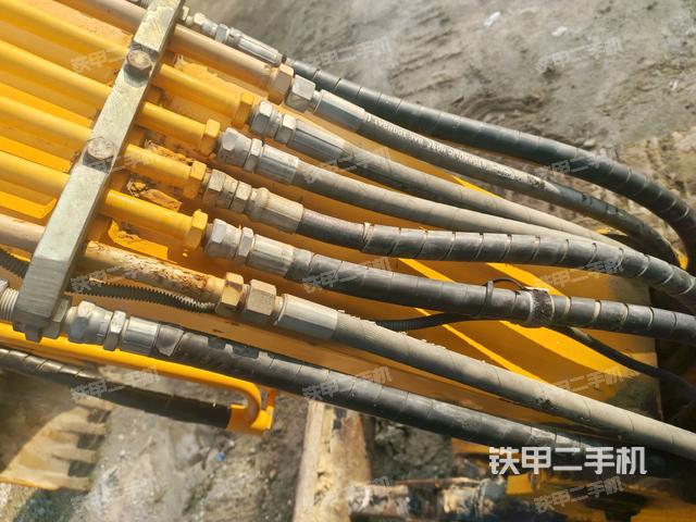 大臂背部俯視(工作和回轉裝置) 大臂背部俯視(工作和回轉裝置)