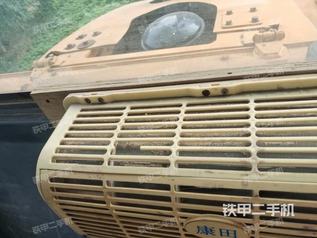 駕駛室頂蓬內(nèi)（壓路機駕駛室）