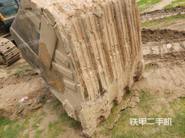 小臂整體左后(工作和回轉(zhuǎn)裝置) 小臂整體左后(工作和回轉(zhuǎn)裝置)