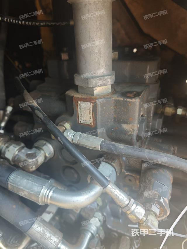 回轉(zhuǎn)馬達和主控閥（整機外觀）