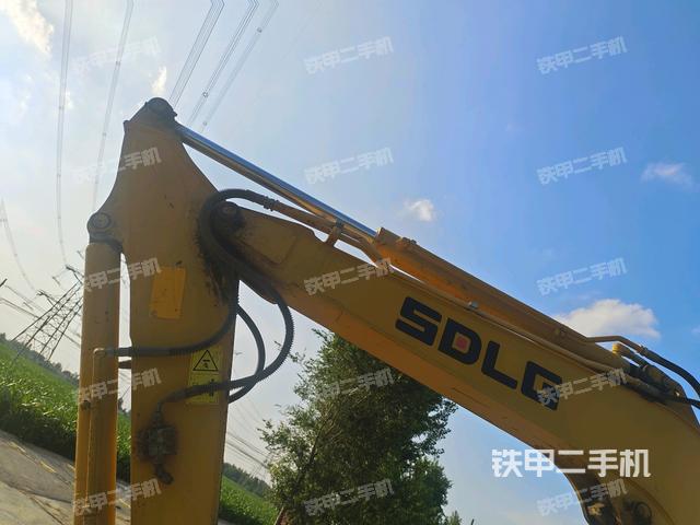 小臂整體左后(工作和回轉(zhuǎn)裝置) 小臂整體左后(工作和回轉(zhuǎn)裝置)