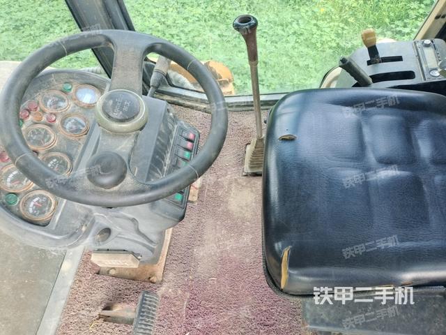 后玻璃角標(biāo)（壓路機駕駛室）