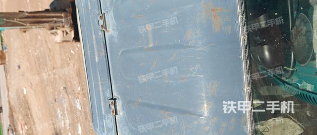 驾驶室顶部（整机外观）