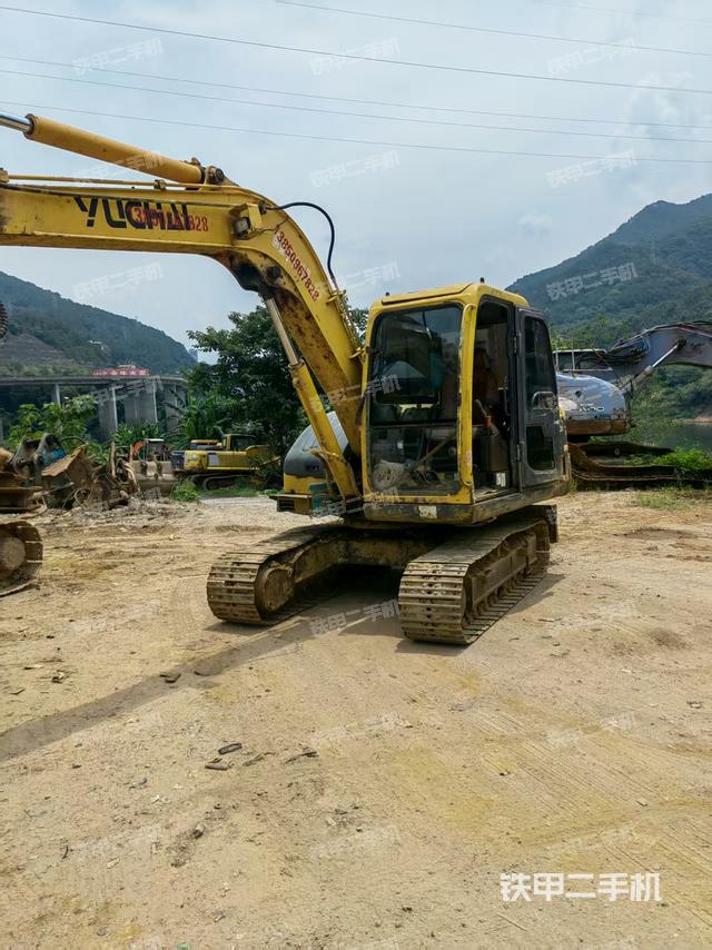 玉柴YC85-8挖掘機(jī)