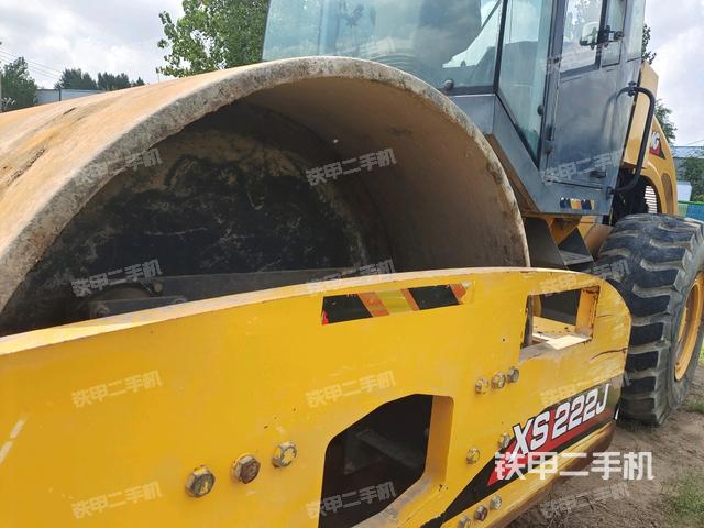 前轮左侧减震块连接及部件(压路机前后车架) 前轮左侧减震块连接及部件(压路机前后车架)