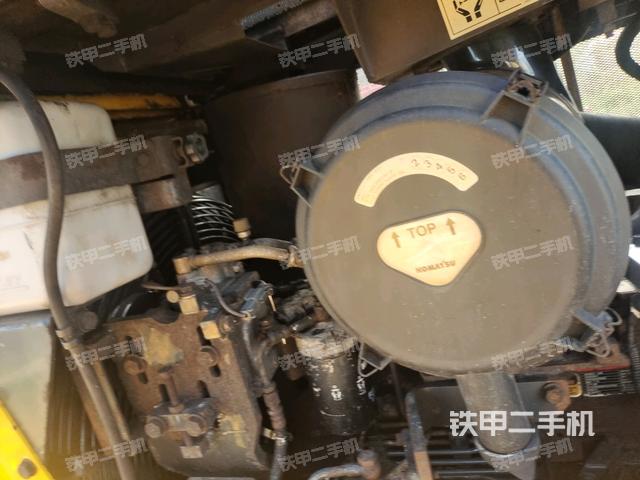 風(fēng)扇及皮帶(推土機(jī)發(fā)動機(jī)艙) 風(fēng)扇及皮帶(推土機(jī)發(fā)動機(jī)艙)