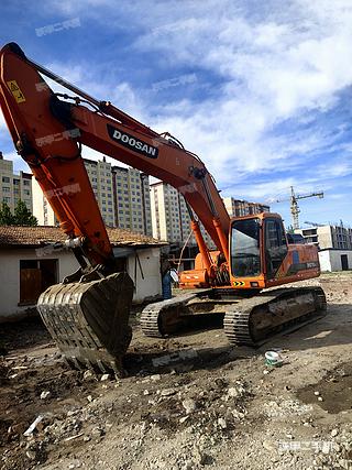 斗山DH300LC-7挖掘机实拍图片