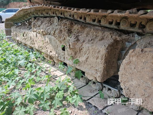 单侧履带整体(整机外观) 单侧履带整体(整机外观)