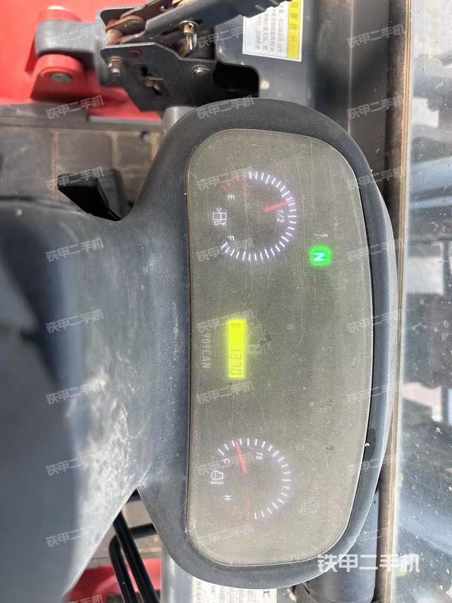 驾驶室操作台（设备外观及核心部件）