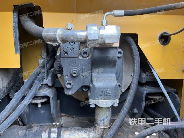 液壓泵艙室正面整體(整機(jī)外觀) 液壓泵艙室正面整體(整機(jī)外觀)
