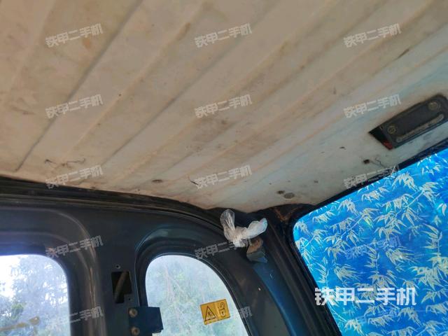 右側(cè)玻璃角標(biāo)(駕駛室部分) 右側(cè)玻璃角標(biāo)(駕駛室部分)