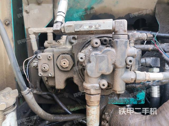 液壓泵斜45?左(大件艙室) 液壓泵斜45?左(大件艙室)