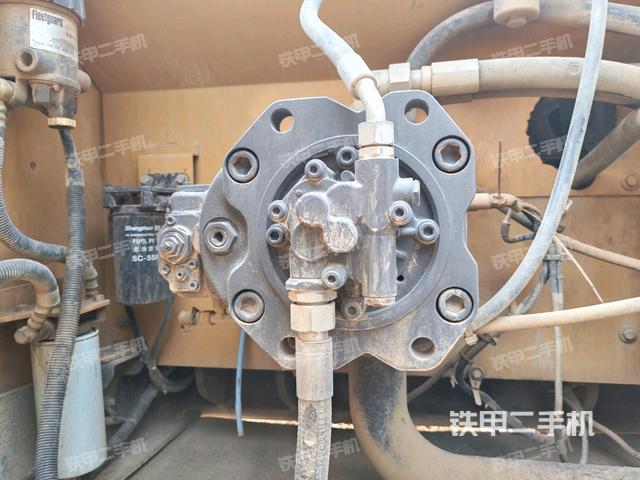 液壓泵斜45?左(大件艙室) 液壓泵斜45?左(大件艙室)