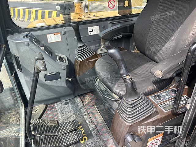 驾驶室整体（整机外观）