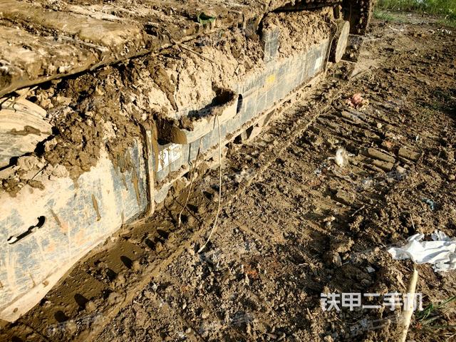右側(cè)履帶整體?(行走機(jī)構(gòu)) 右側(cè)履帶整體?(行走機(jī)構(gòu))