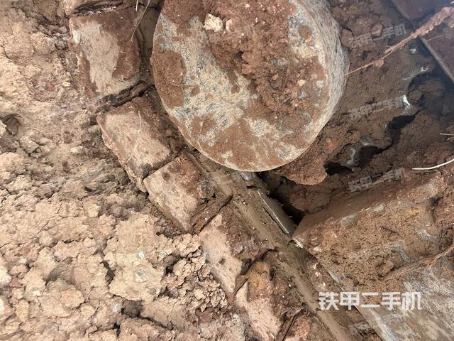 左側(cè)行走馬達(dá)蓋板(行走機(jī)構(gòu)) 左側(cè)行走馬達(dá)蓋板(行走機(jī)構(gòu))