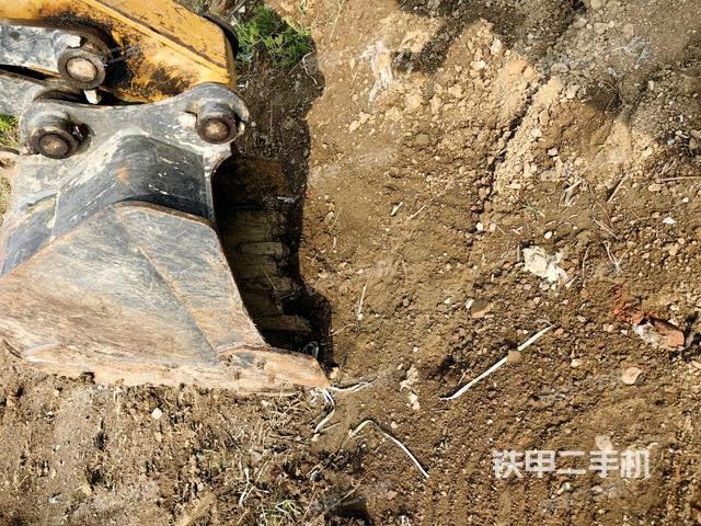 铲斗45度(工作和回转装置) 铲斗45度(工作和回转装置)