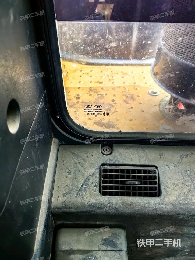 后窗玻璃角标(驾驶室部分) 后窗玻璃角标(驾驶室部分)