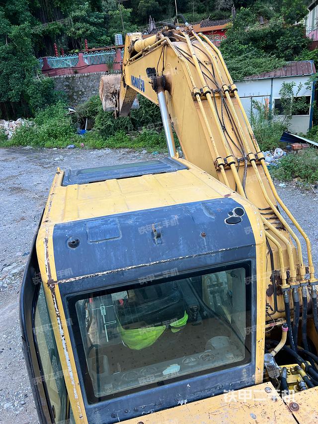 驾驶室顶部（整机外观）