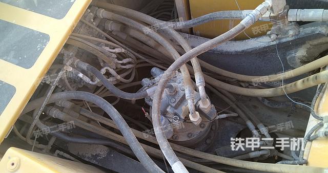 回转马达和主控阀（整机外观）