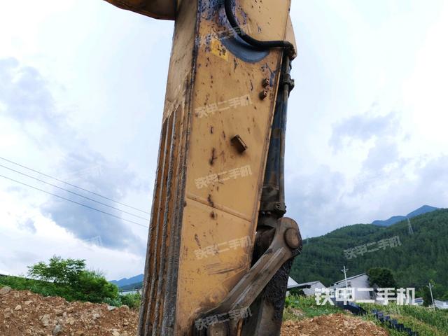 小臂整體右前(工作和回轉(zhuǎn)裝置) 小臂整體右前(工作和回轉(zhuǎn)裝置)