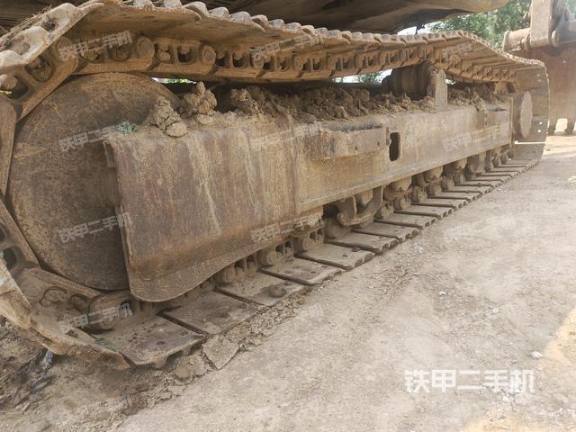 左侧履带整体 (行走机构) 左侧履带整体 (行走机构)