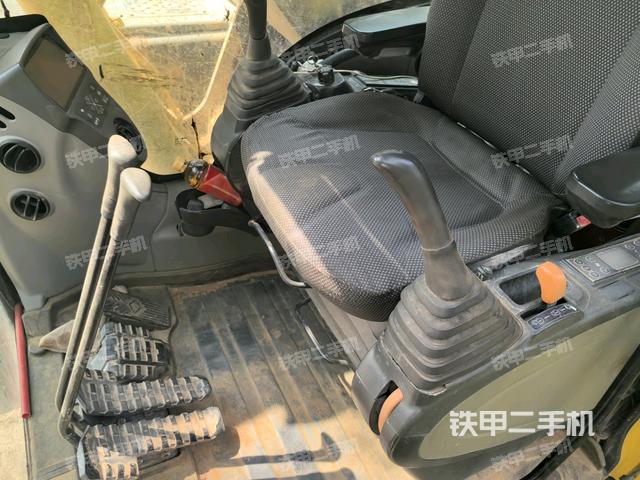 座椅左側(cè)控制臺/音響/含左手柄（駕駛室部分）