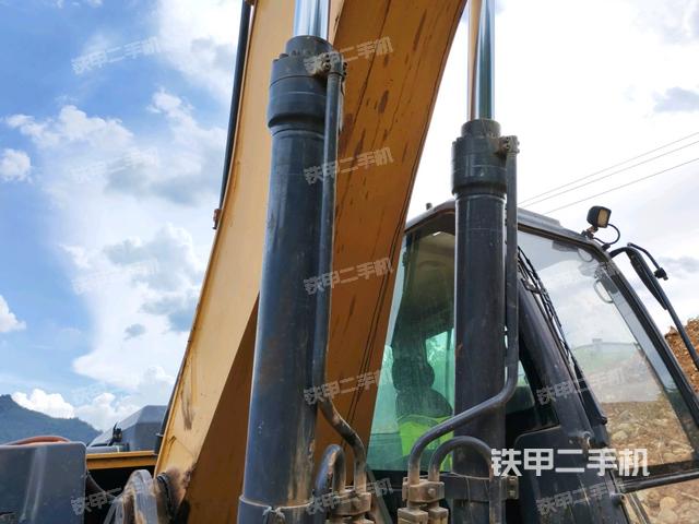 大臂油缸整體?豎拍(工作和回轉(zhuǎn)裝置) 大臂油缸整體?豎拍(工作和回轉(zhuǎn)裝置)