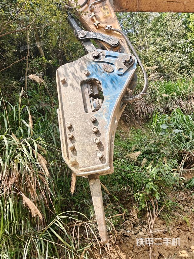 大臂根部?斜視(工作和回轉(zhuǎn)裝置) 大臂根部?斜視(工作和回轉(zhuǎn)裝置)
