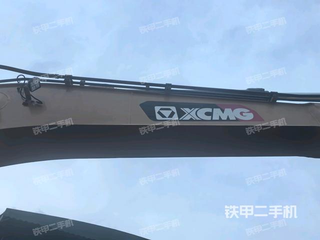 大臂油缸整體?豎拍(工作和回轉裝置) 大臂油缸整體?豎拍(工作和回轉裝置)
