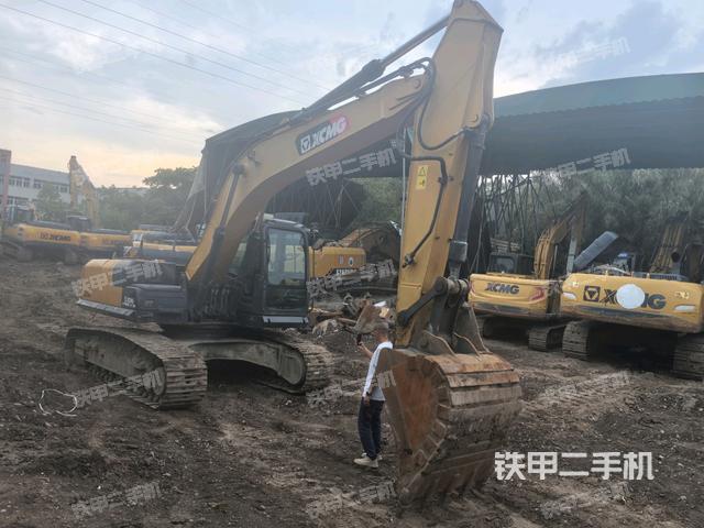 徐工XE225DK挖掘機(jī)