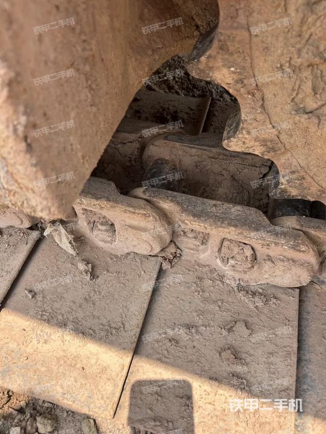 右側(cè)行走馬達蓋板(行走機構(gòu)) 右側(cè)行走馬達蓋板(行走機構(gòu))
