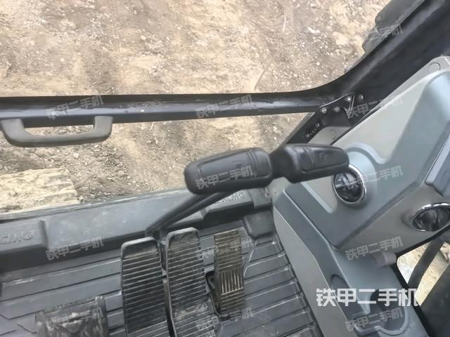 座椅左側控制臺/音響/含左手柄(駕駛室部分) 座椅左側控制臺/音響/含左手柄(駕駛室部分)