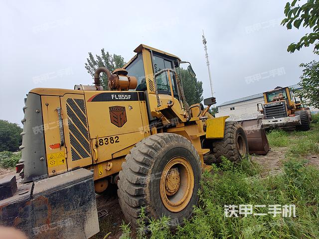 整機(jī)右后45°(整機(jī)外觀及大件) 整機(jī)右后45°(整機(jī)外觀及大件)