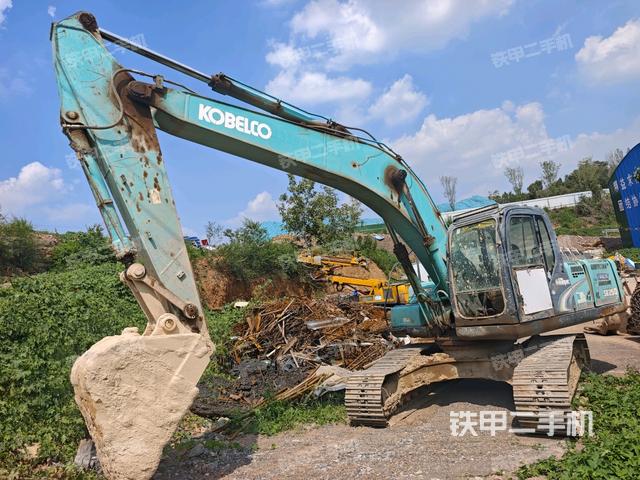 神鋼SK250-8挖掘機(jī)