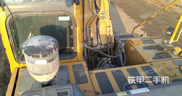 驾驶室顶部（整机外观）