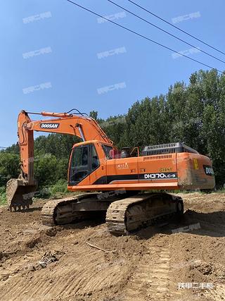 斗山DH370LC-9挖掘机实拍图片