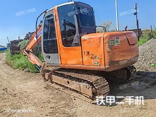天津日立ZX70-6挖掘机实拍图片