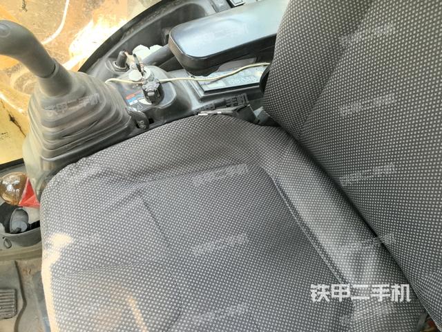 后窗玻璃角標(biāo)（駕駛室部分）