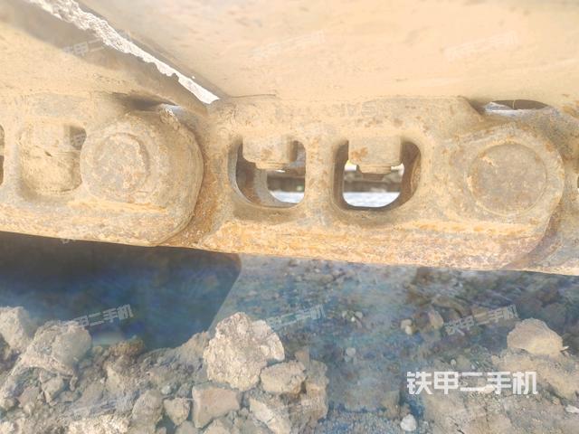右侧履带整体(行走机构) 右侧履带整体(行走机构)