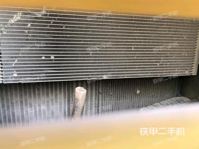 散熱器正面（大件艙室）
