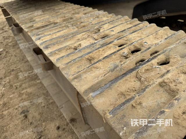 單側履帶整體(整機外觀) 單側履帶整體(整機外觀)
