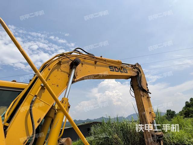 大臂整體?右側(工作和回轉裝置) 大臂整體?右側(工作和回轉裝置)