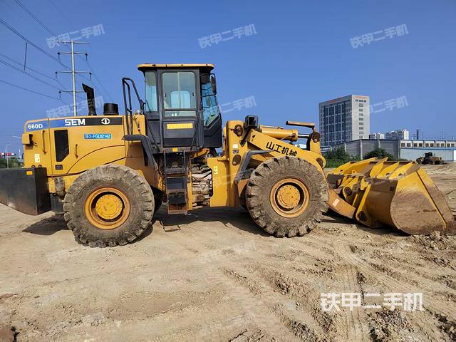 山工SEM660D装载机
