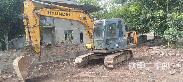 現(xiàn)代R110D-7挖掘機