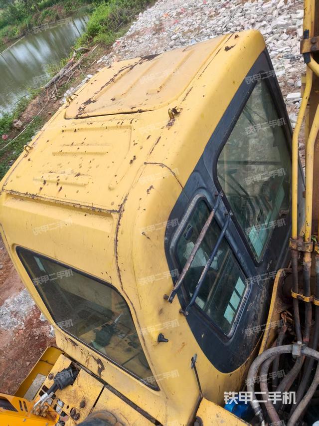 驾驶室顶部（整机外观）