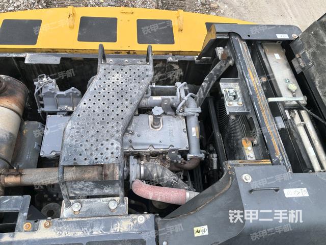 發(fā)動(dòng)機(jī)室(上車(chē)部件) 發(fā)動(dòng)機(jī)室(上車(chē)部件)