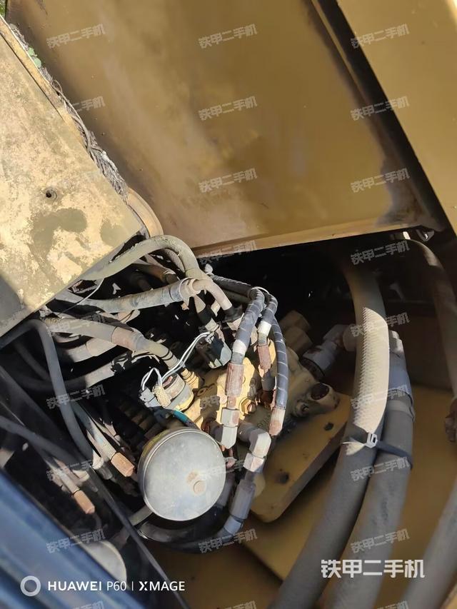 回转马达和主控阀（整机外观）