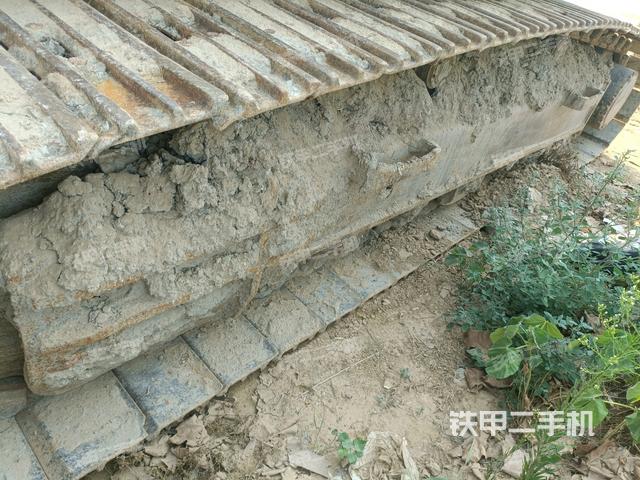 左側(cè)履帶整體?(行走機(jī)構(gòu)) 左側(cè)履帶整體?(行走機(jī)構(gòu))