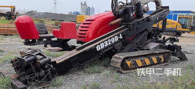 整機(jī)右側(cè)(設(shè)備外觀及核心部件) 整機(jī)右側(cè)(設(shè)備外觀及核心部件)